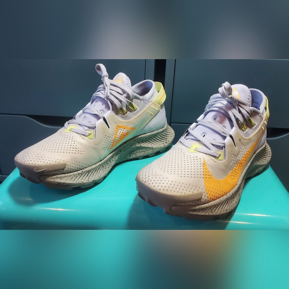 NIKE PEGASUS TRAIL 2 ☆ Limelight Laser Orange ☆ SIZE 7 US WOMENS - Picture 3 of 13